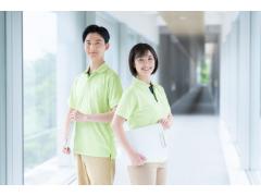 働きやすさに定評あり！駅から5分の通いやすい老健で、介護職キャリアをスタートさせませんか？