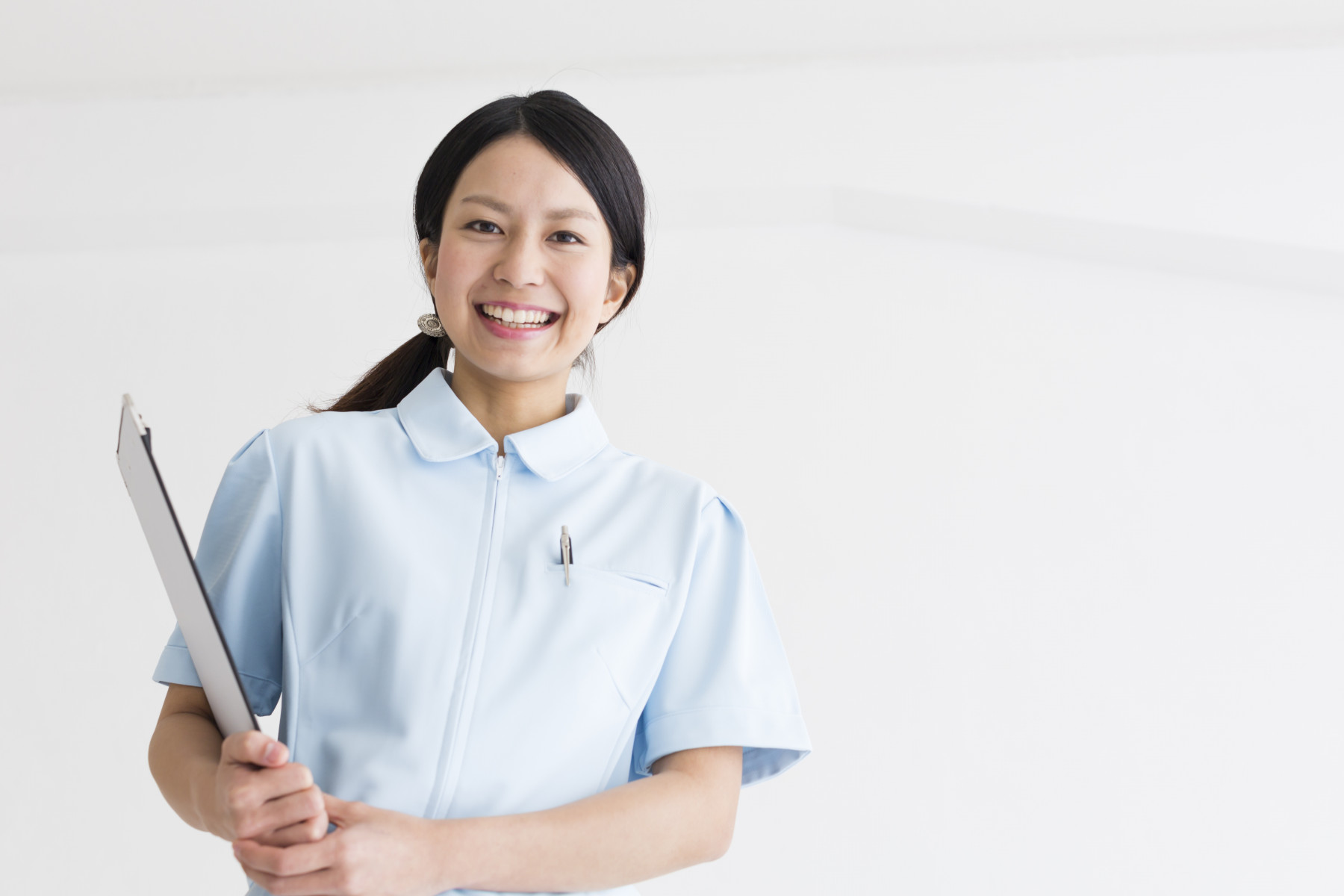 美容クリニックで働く看護師の仕事内容、平均給与、向いているタイプとは？